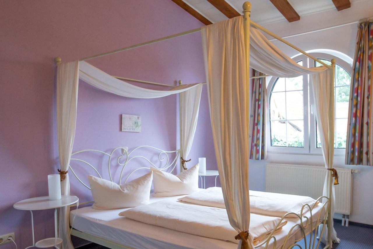 Hotel Schlosshof Dolgesheim Eksteriør billede