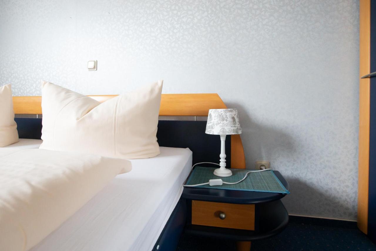 Hotel Schlosshof Dolgesheim Eksteriør billede