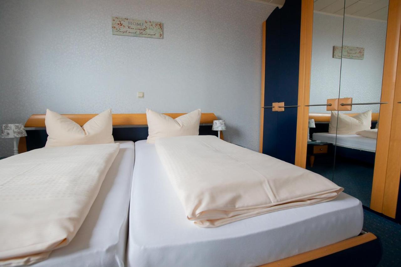 Hotel Schlosshof Dolgesheim Eksteriør billede