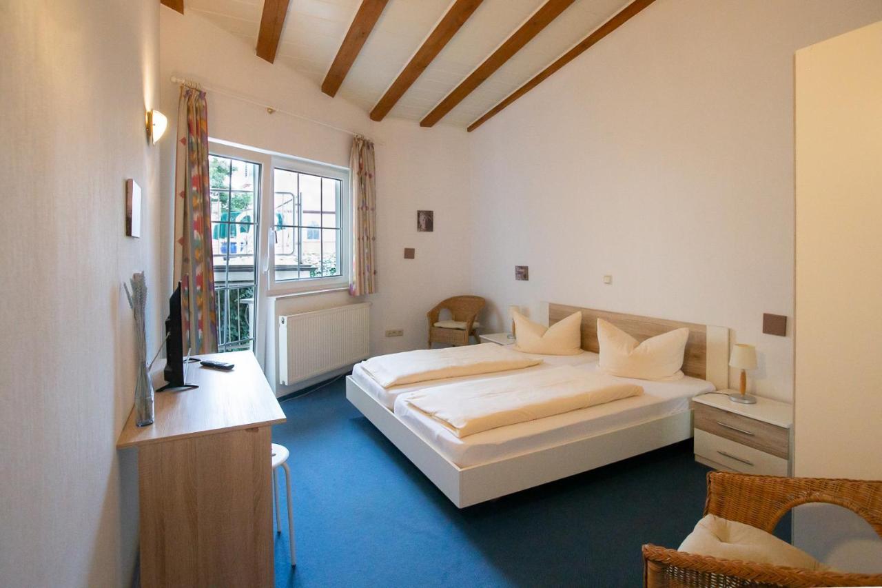 Hotel Schlosshof Dolgesheim Eksteriør billede