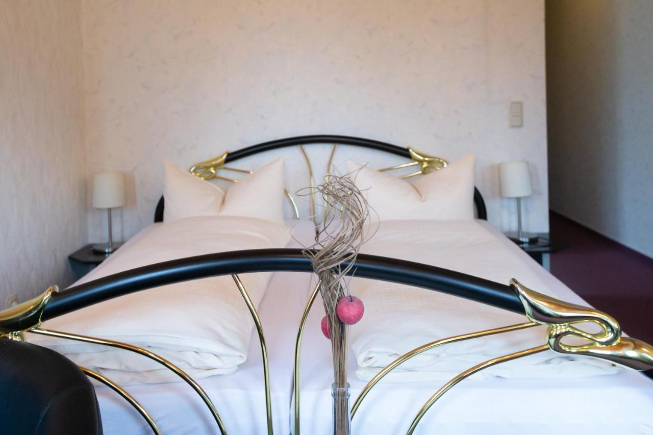 Hotel Schlosshof Dolgesheim Eksteriør billede