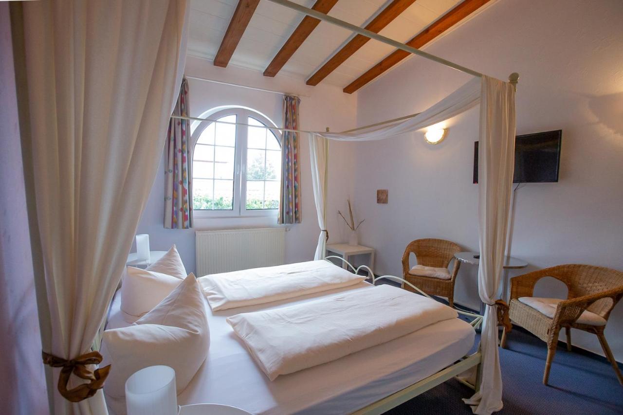 Hotel Schlosshof Dolgesheim Eksteriør billede