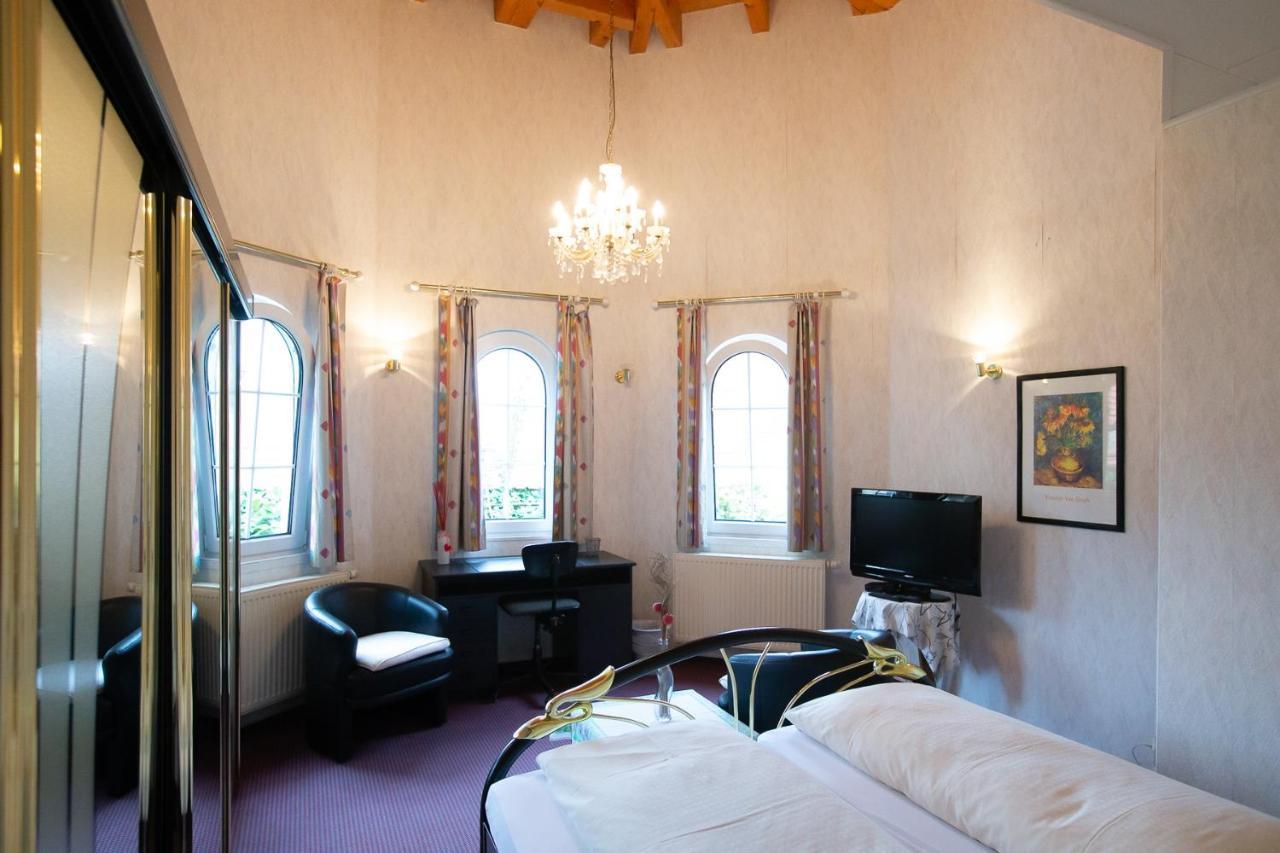 Hotel Schlosshof Dolgesheim Eksteriør billede