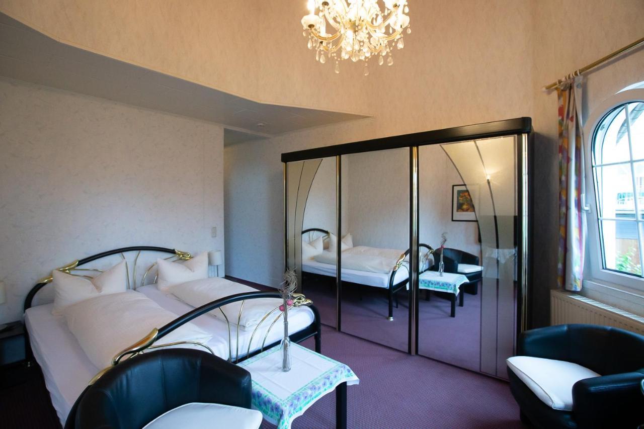Hotel Schlosshof Dolgesheim Eksteriør billede