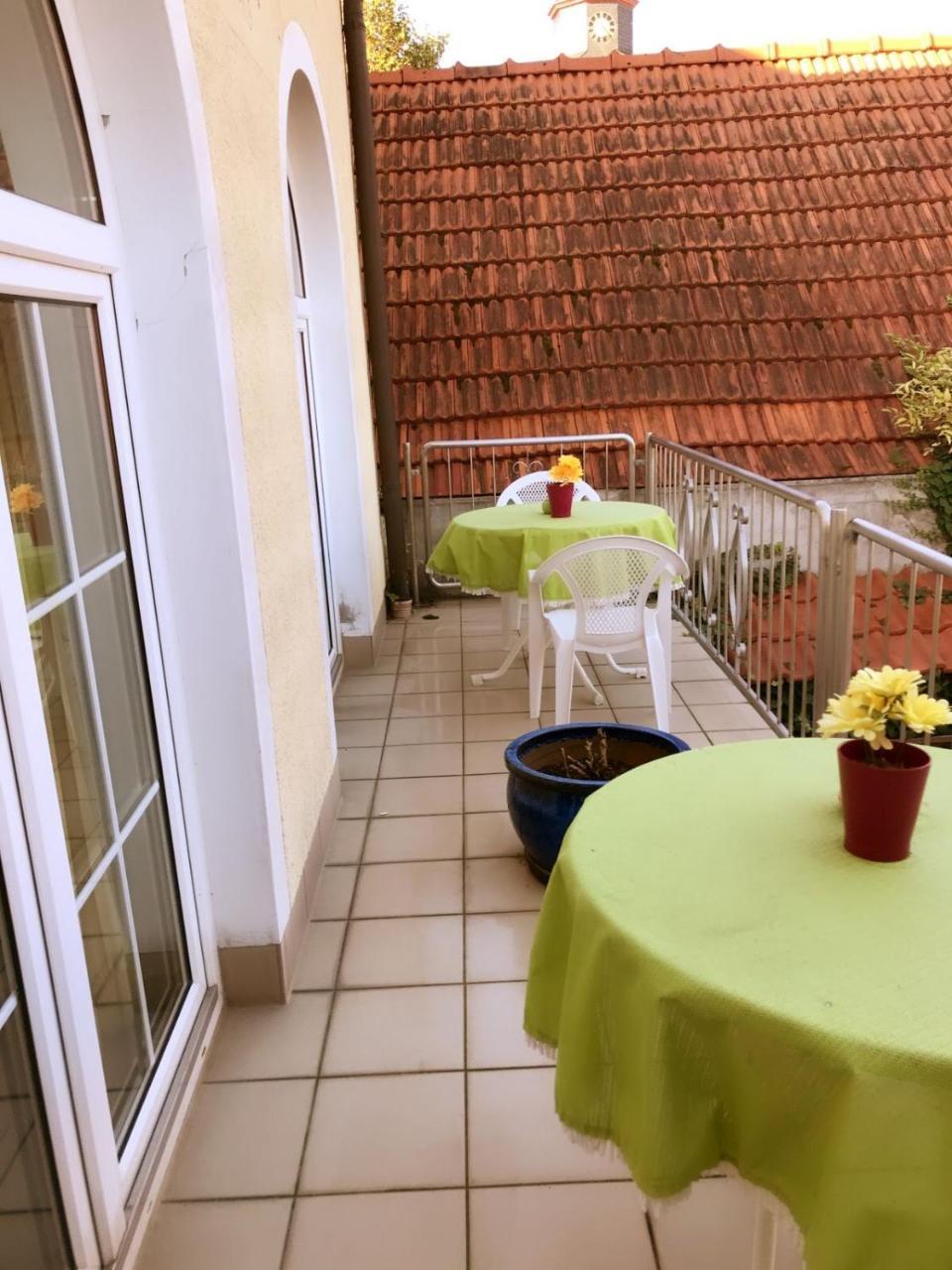 Hotel Schlosshof Dolgesheim Eksteriør billede